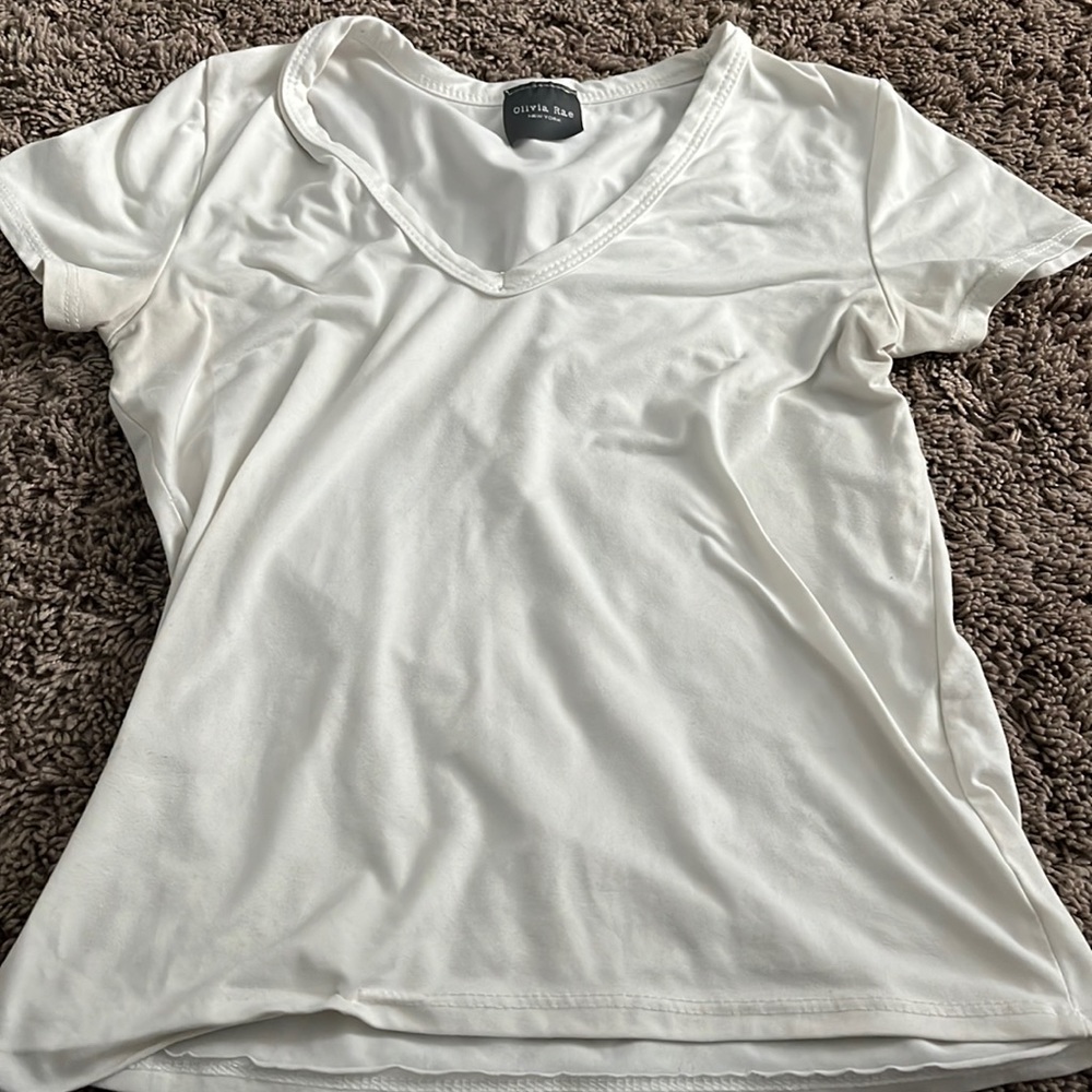 White v-neck T-shirt